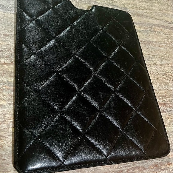 Michael Kors quilted tablet cover with gold color studs - Picture 2 of 11